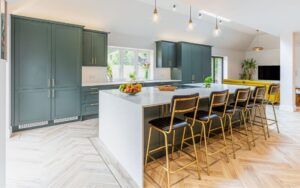Aldana Kitchen in Deep Forest by Kitchen Ergonomics