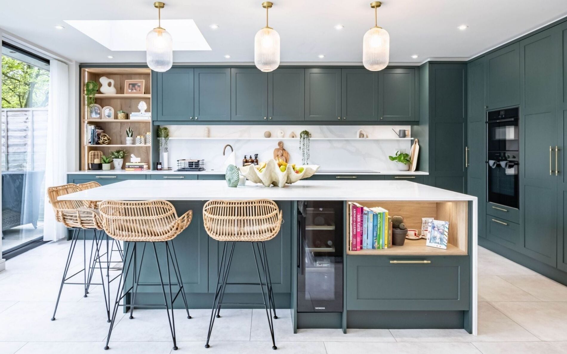 Aldana Kitchen in Deep Forest by Kitchen Ergonomics