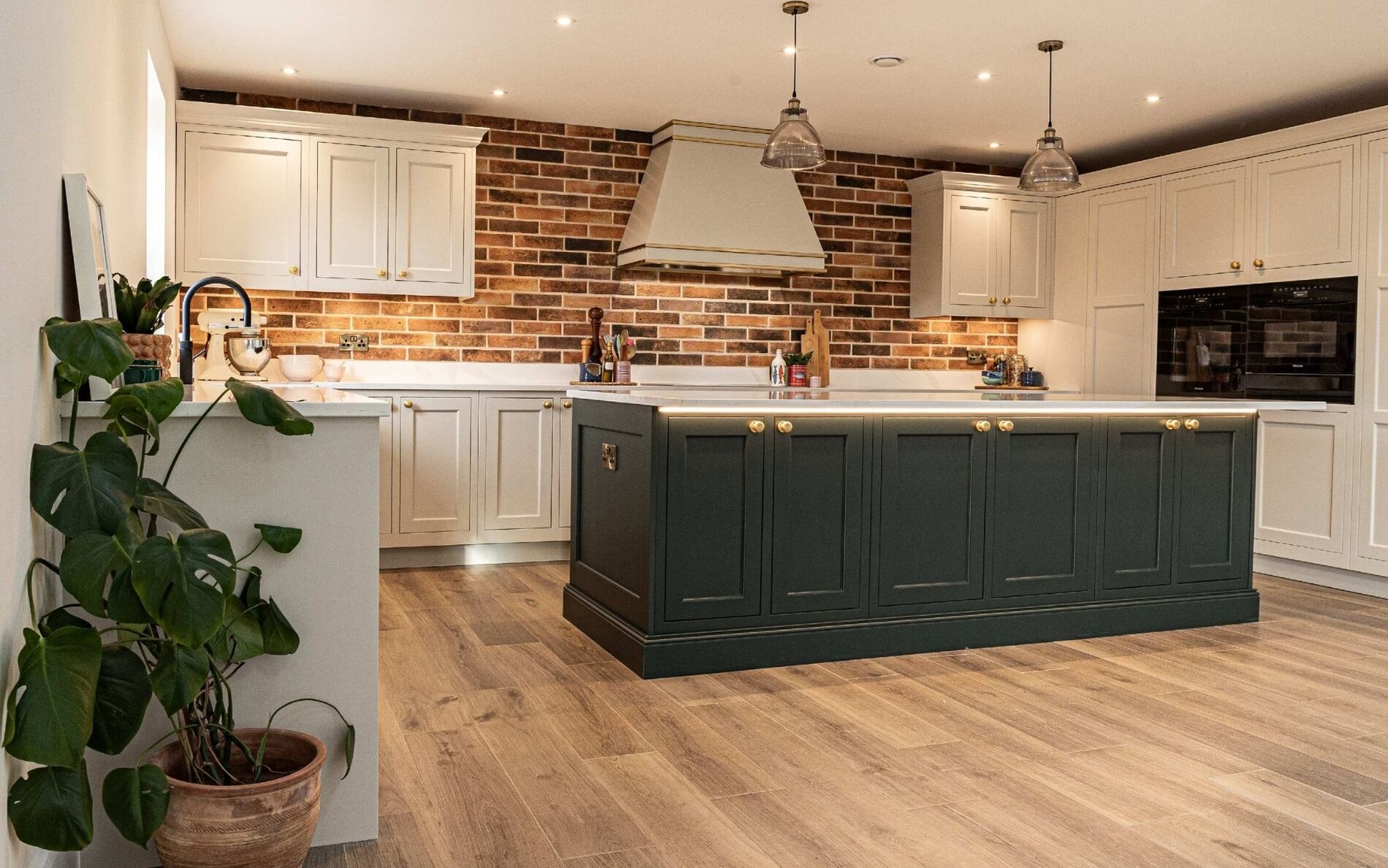 Belgravia Kitchen in Shell and Deep Forest by Stag Kitchens