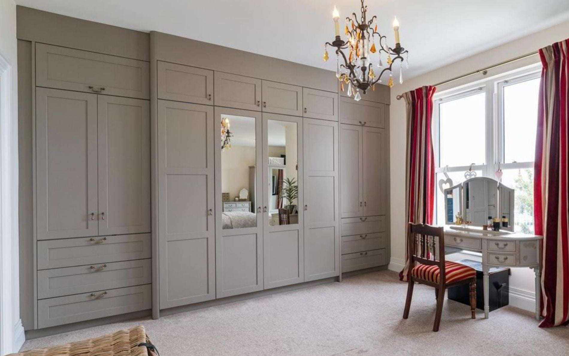Aldana Bedroom in Stone by Make Kitchens