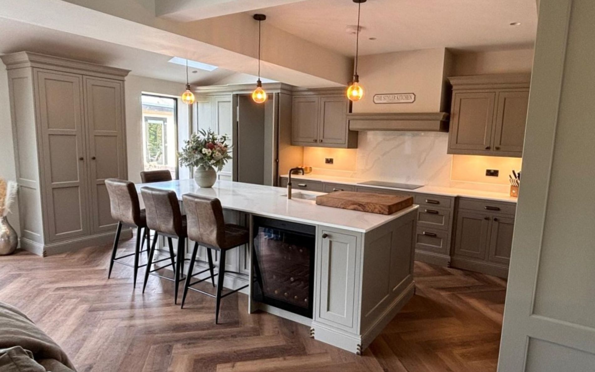 Belgravia Kitchen in Stone by Mill Town Kitchens