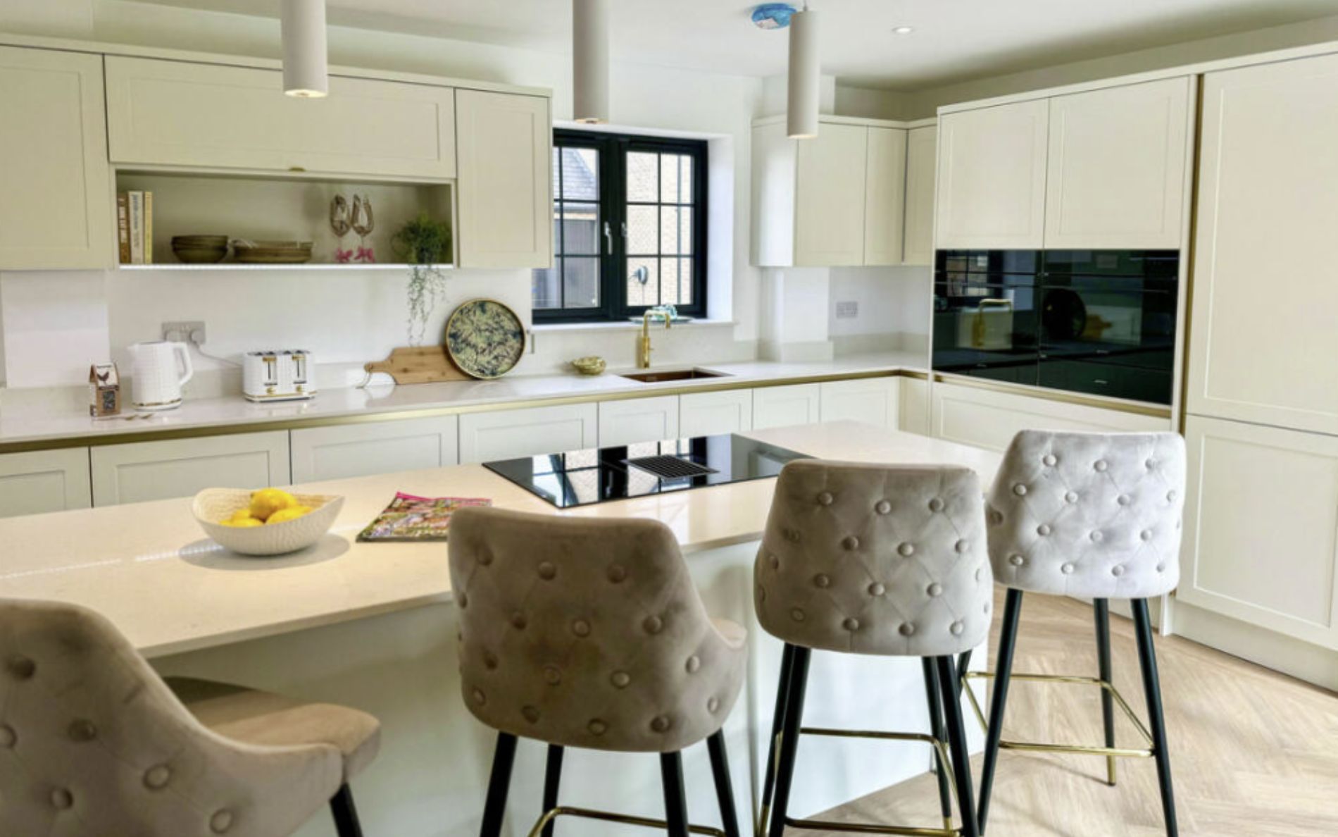 Clifden Kitchen in Porcelain by Martin Thompson Joinery