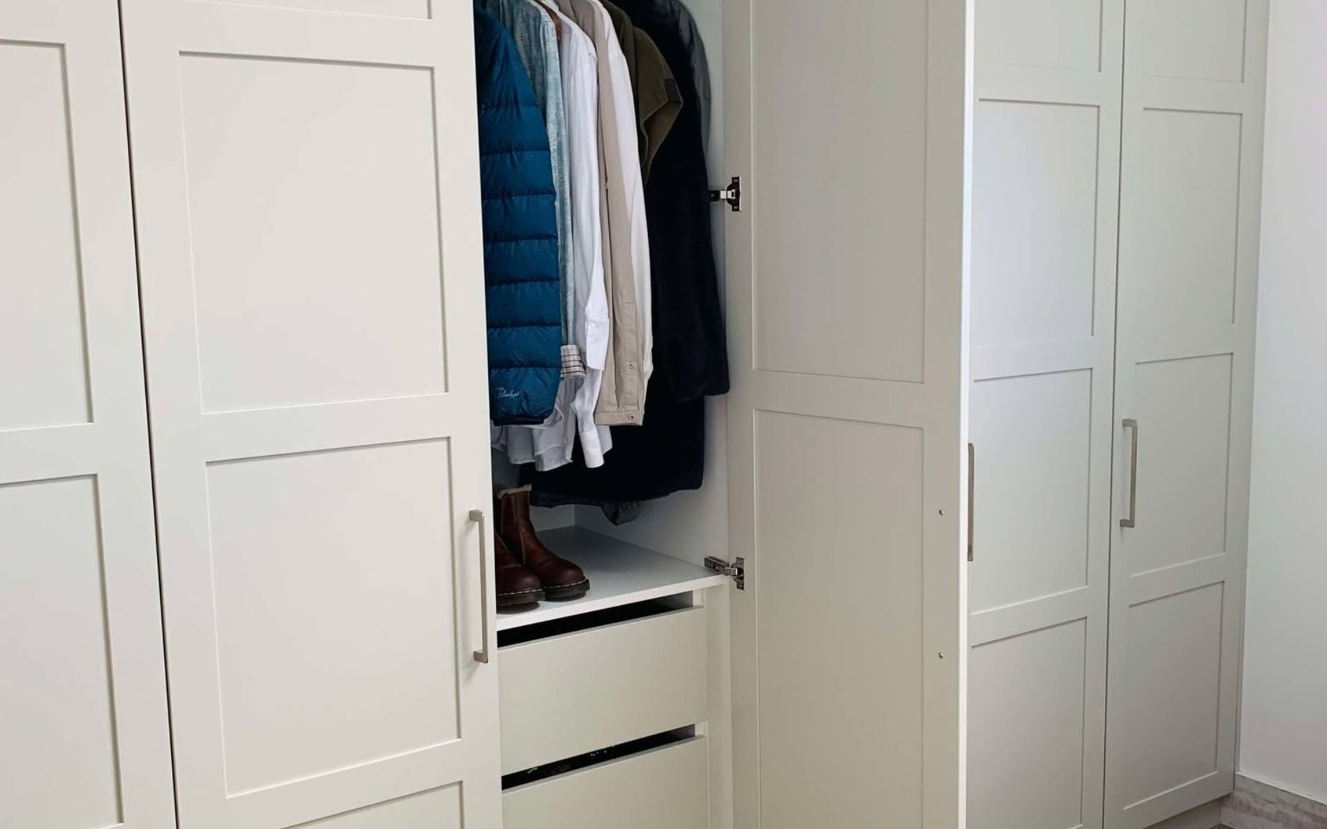 Aldana Bedroom in Mussel by Hanna Bros