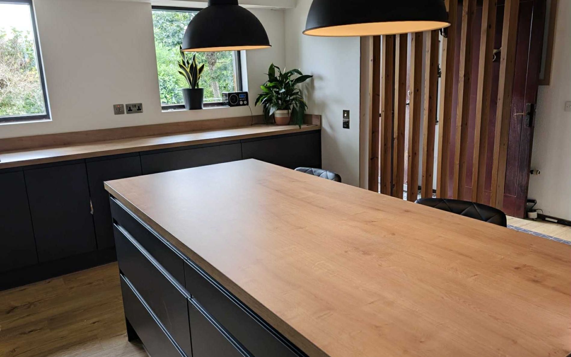 Strada Matte Kitchen in Graphite by Hanna Bros