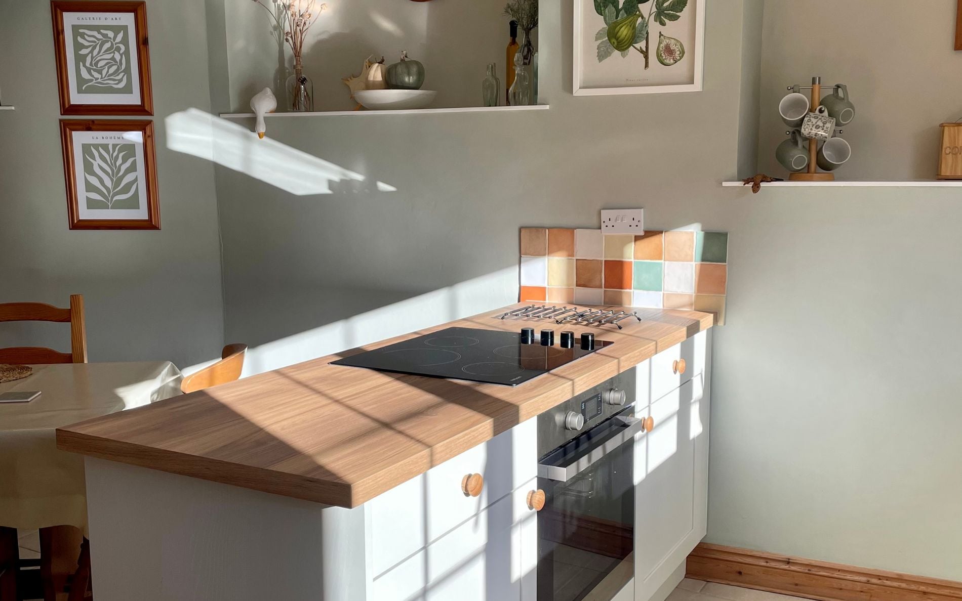 Aldana Kitchen in Porcelain by Walrow Kitchens