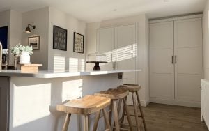 Aldana Kitchen in Porcelain by Saturn Interiors