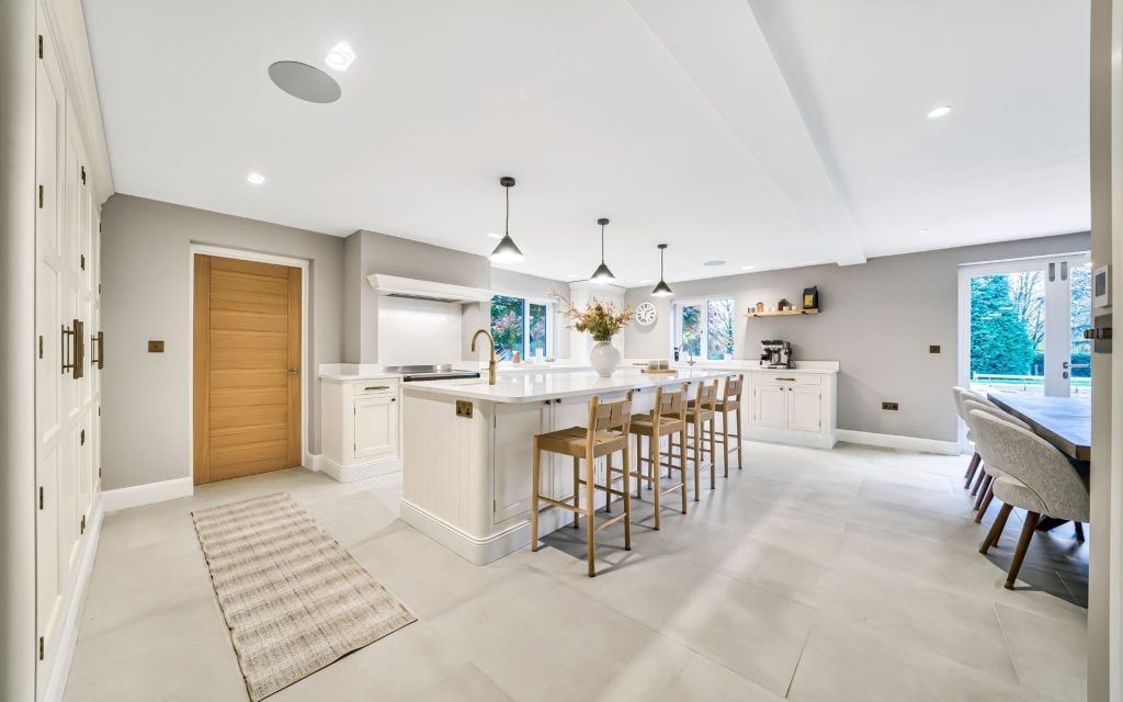 Belgravia Kitchen in Porcelain by Rever Kitchens