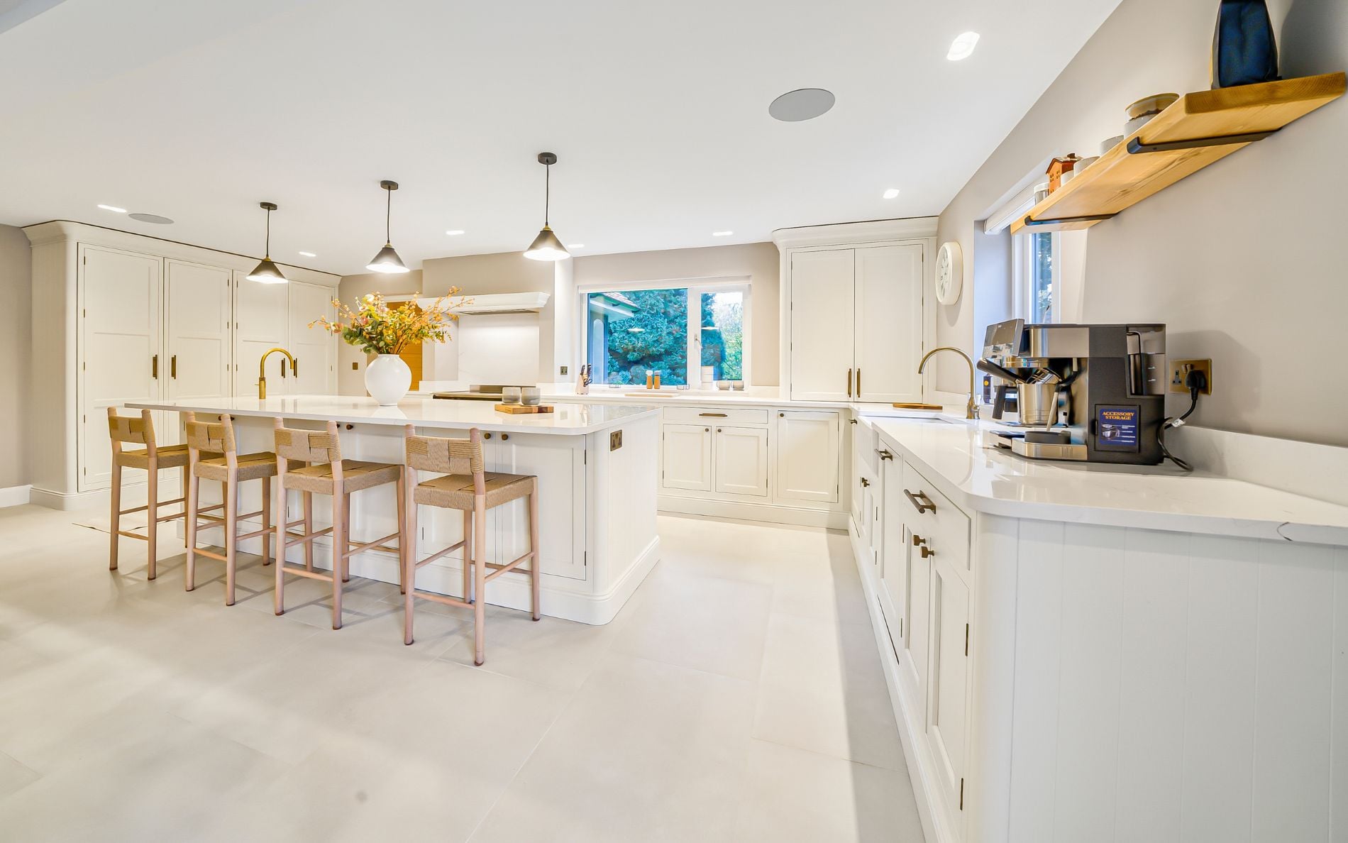 Belgravia Kitchen in Porcelain by Rever Kitchens