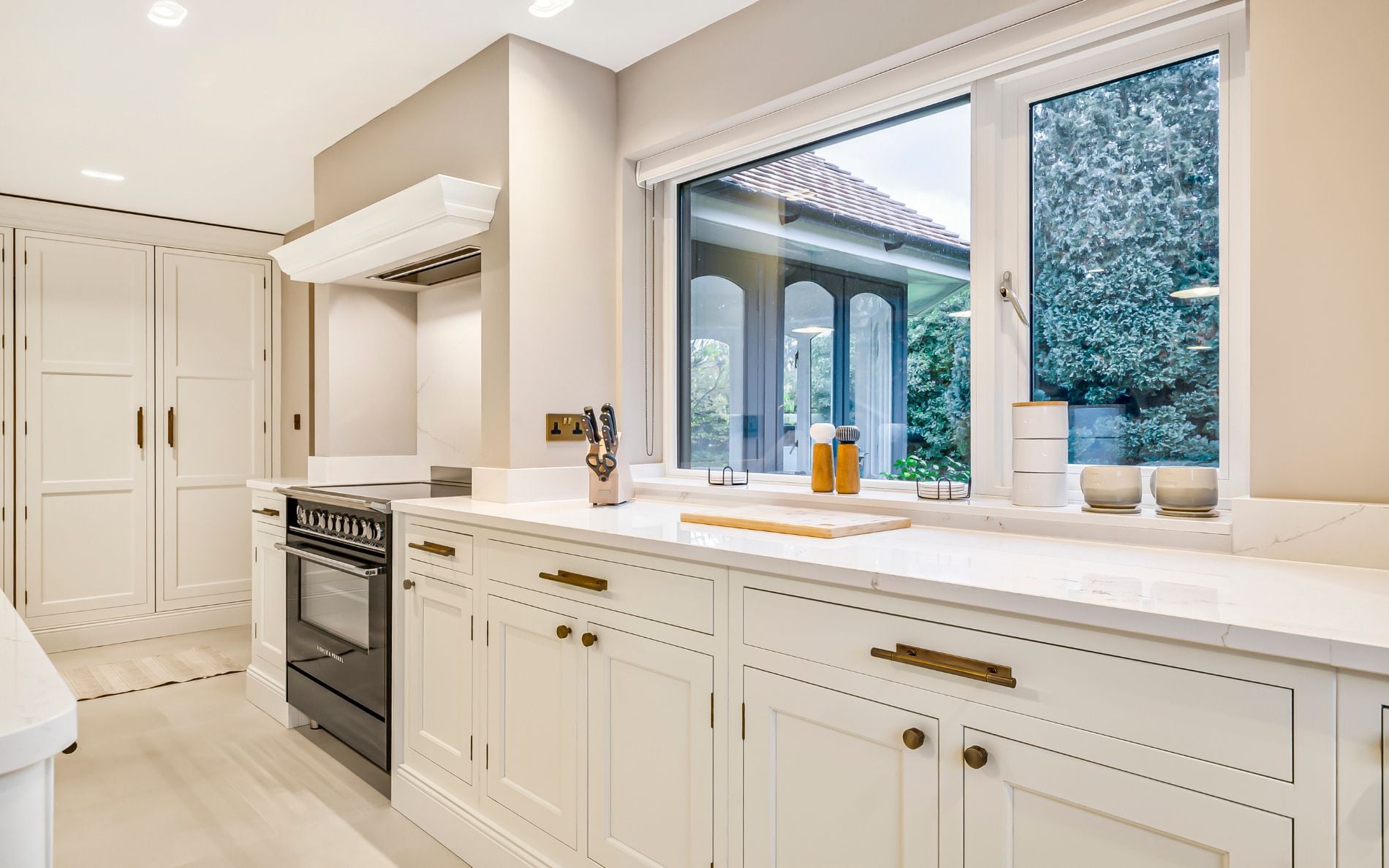 Belgravia Kitchen in Porcelain by Rever Kitchens