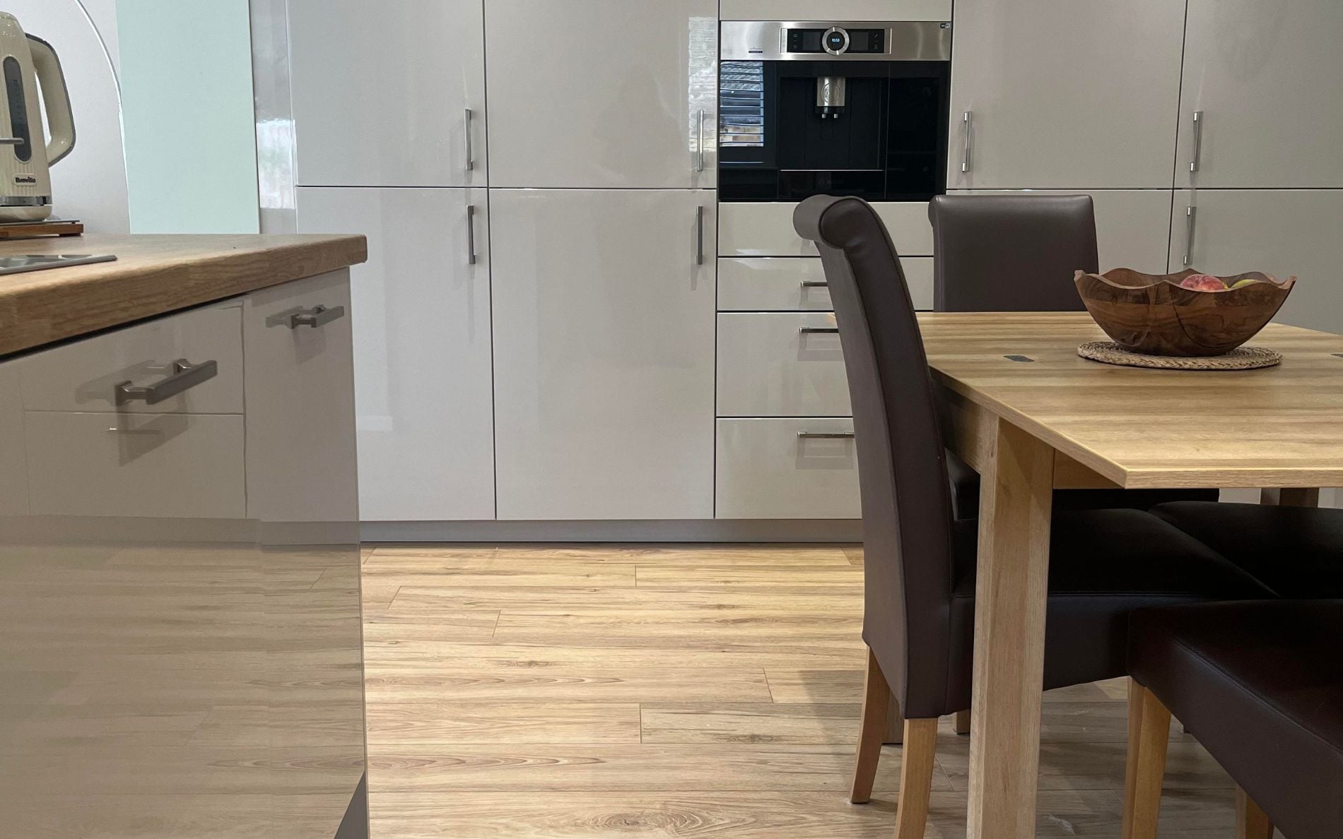 Zola Gloss Kitchen in Cashmere by The Kitchen Broker