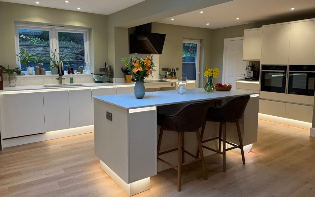 Zola Soft-Matte Kitchen in Porcelain by Saturn Interiors