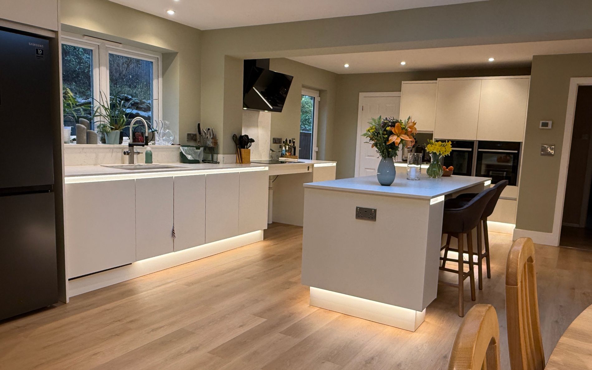 Zola Soft-Matte Kitchen in Porcelain by Saturn Interiors