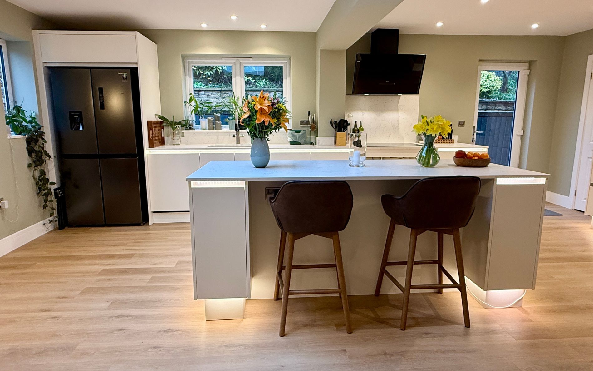 Zola Soft-Matte Kitchen in Porcelain by Saturn Interiors