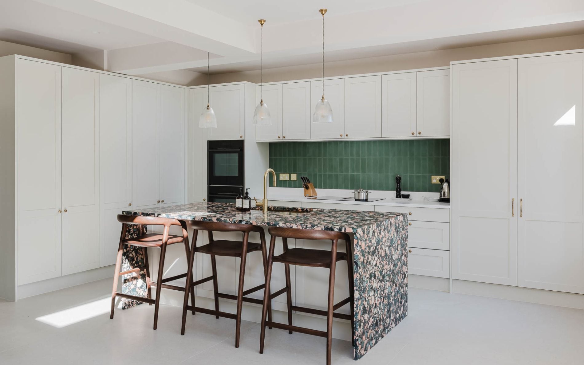 Aldana Kitchen in Porcelain by Kitchens By Design
