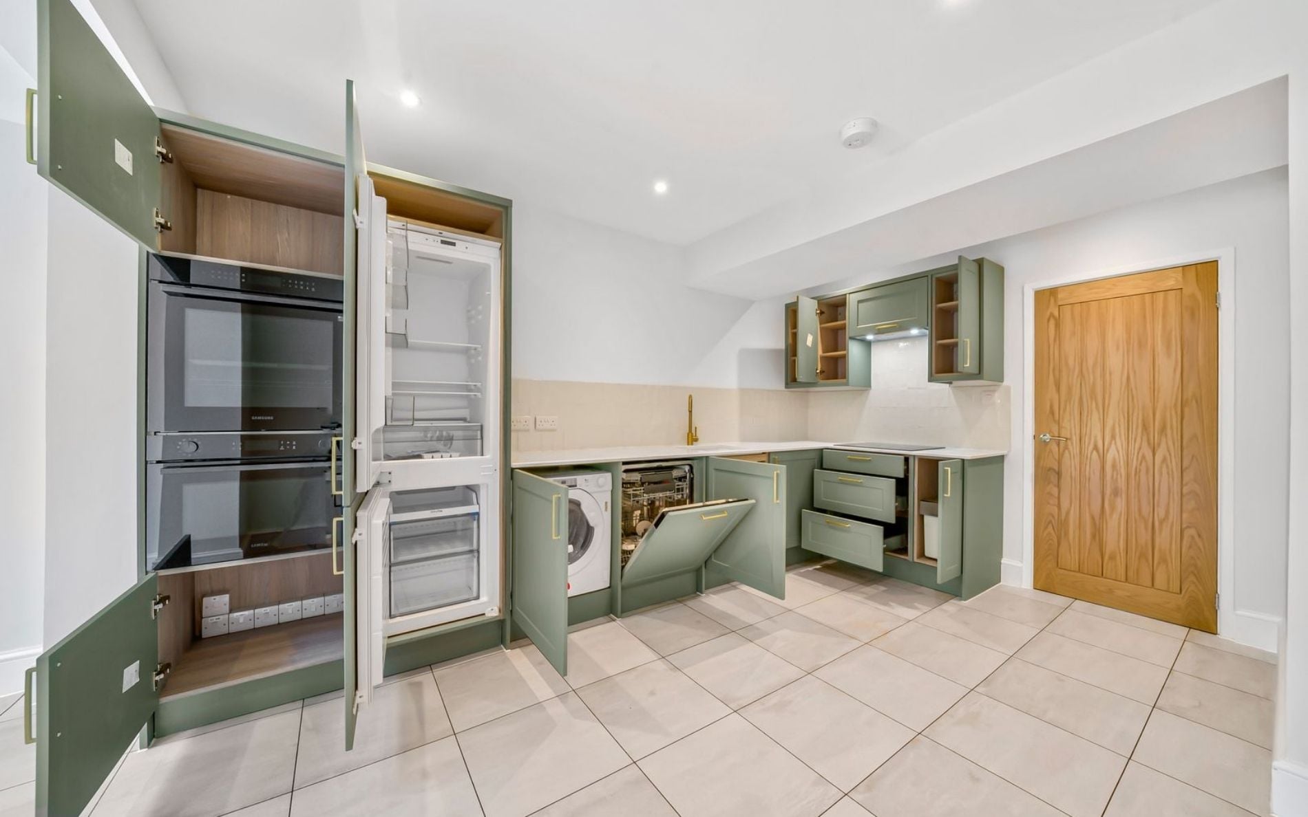 Clifden Kitchen in Reed Green by Rever Kitchens