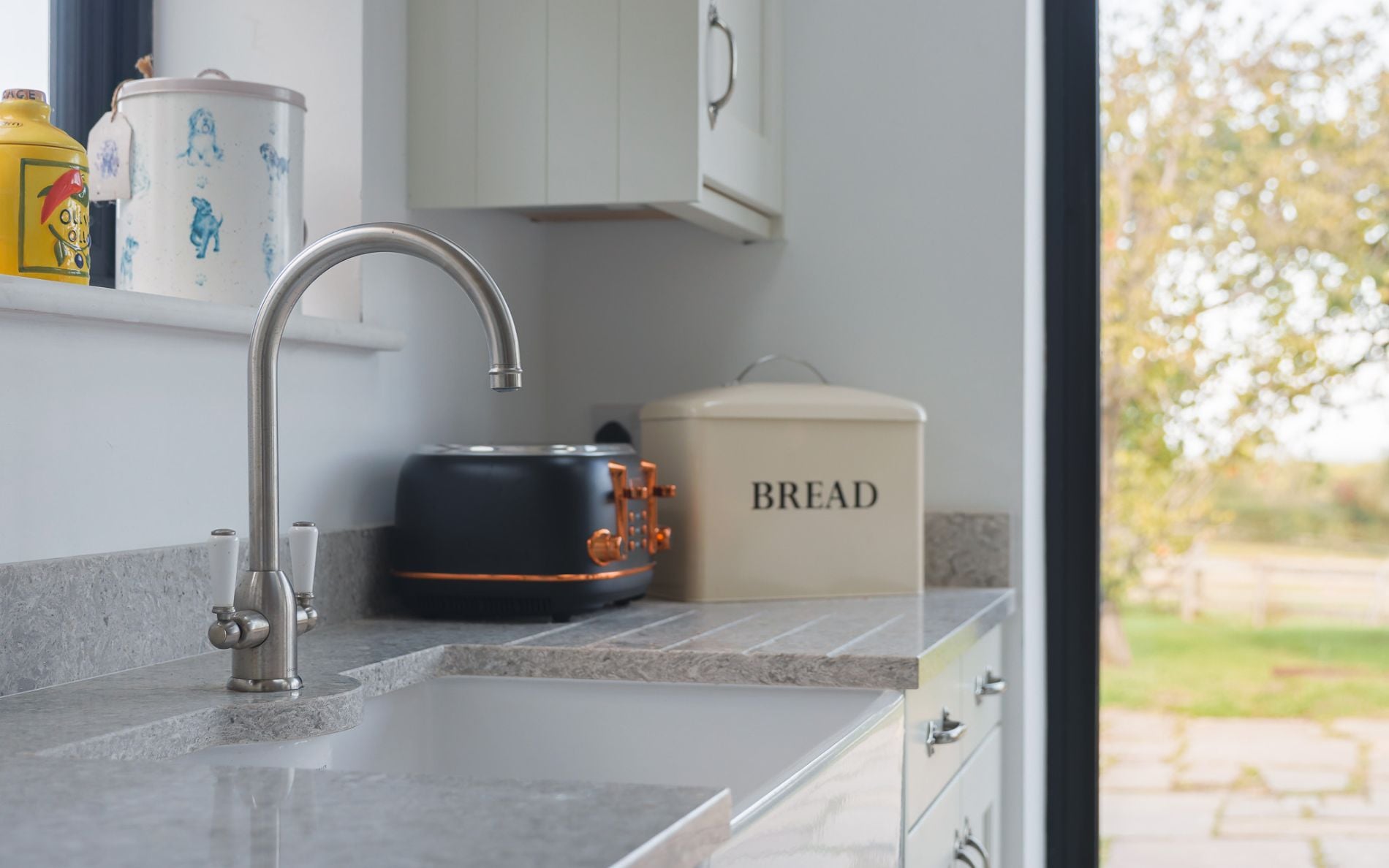 Wakefield Kitchen in Porcelain by Tootell & Co