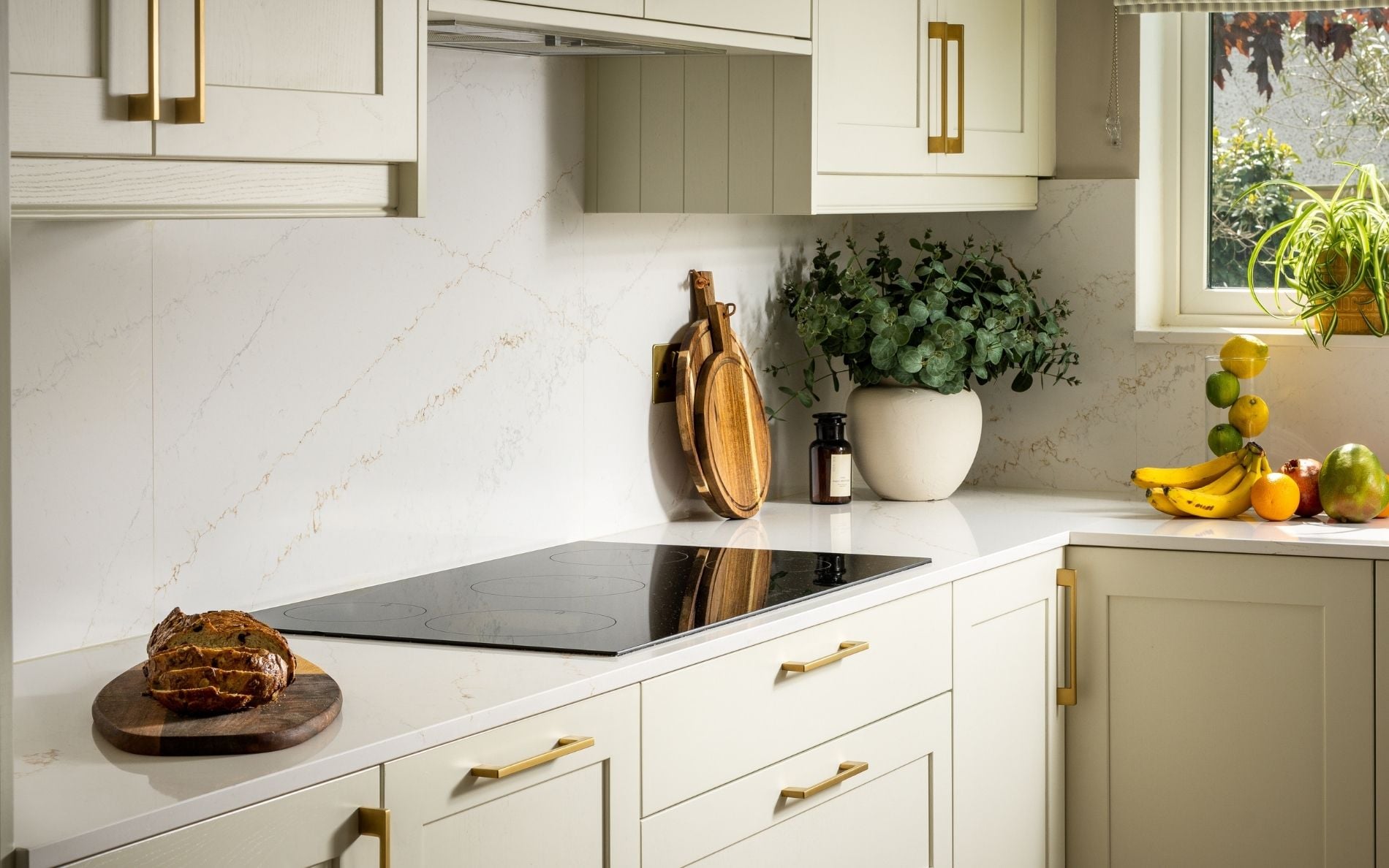 Aldana Kitchen in Porcelain by DWK