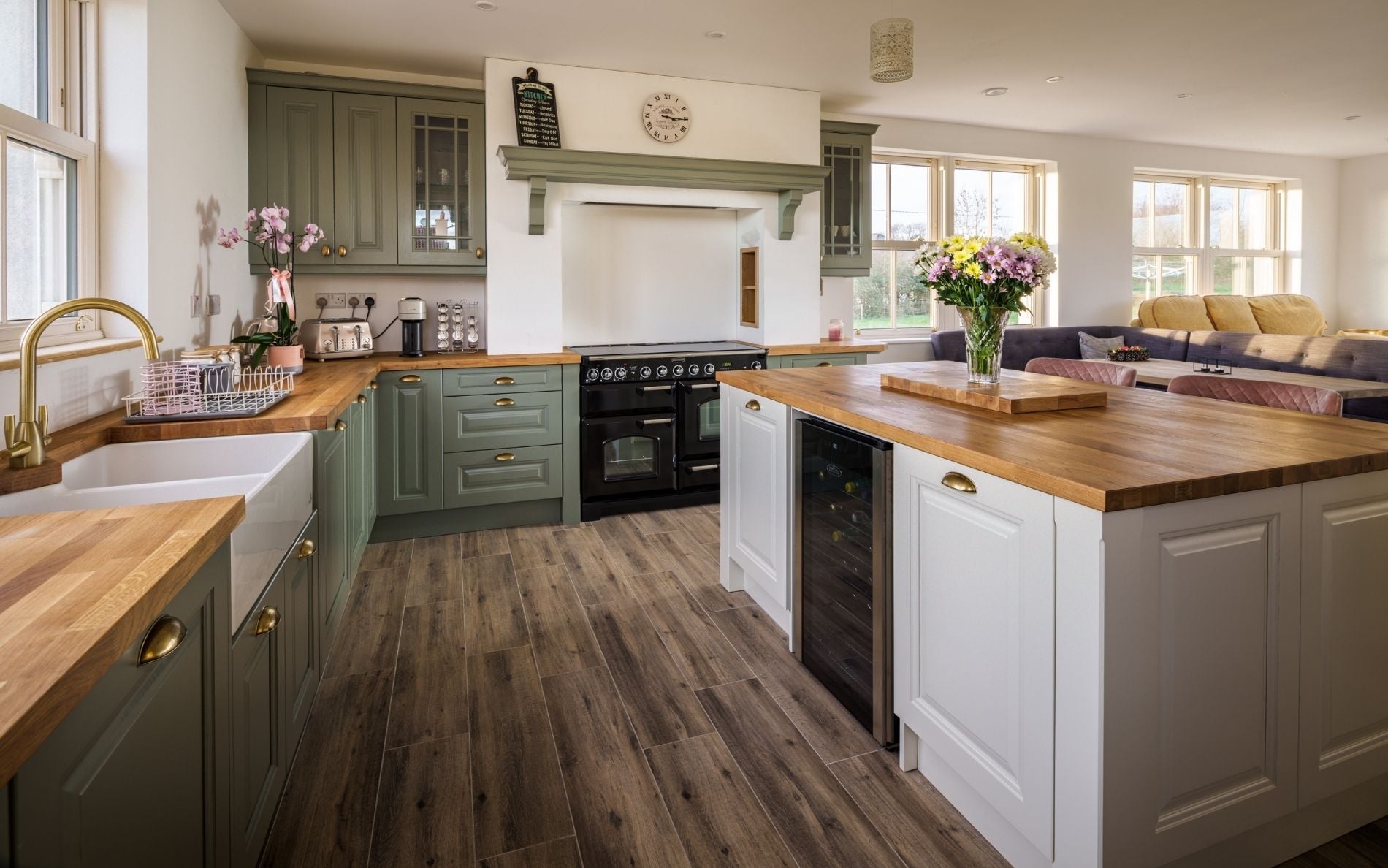 Jefferson Kitchen by Willow & Porcelain by DWK