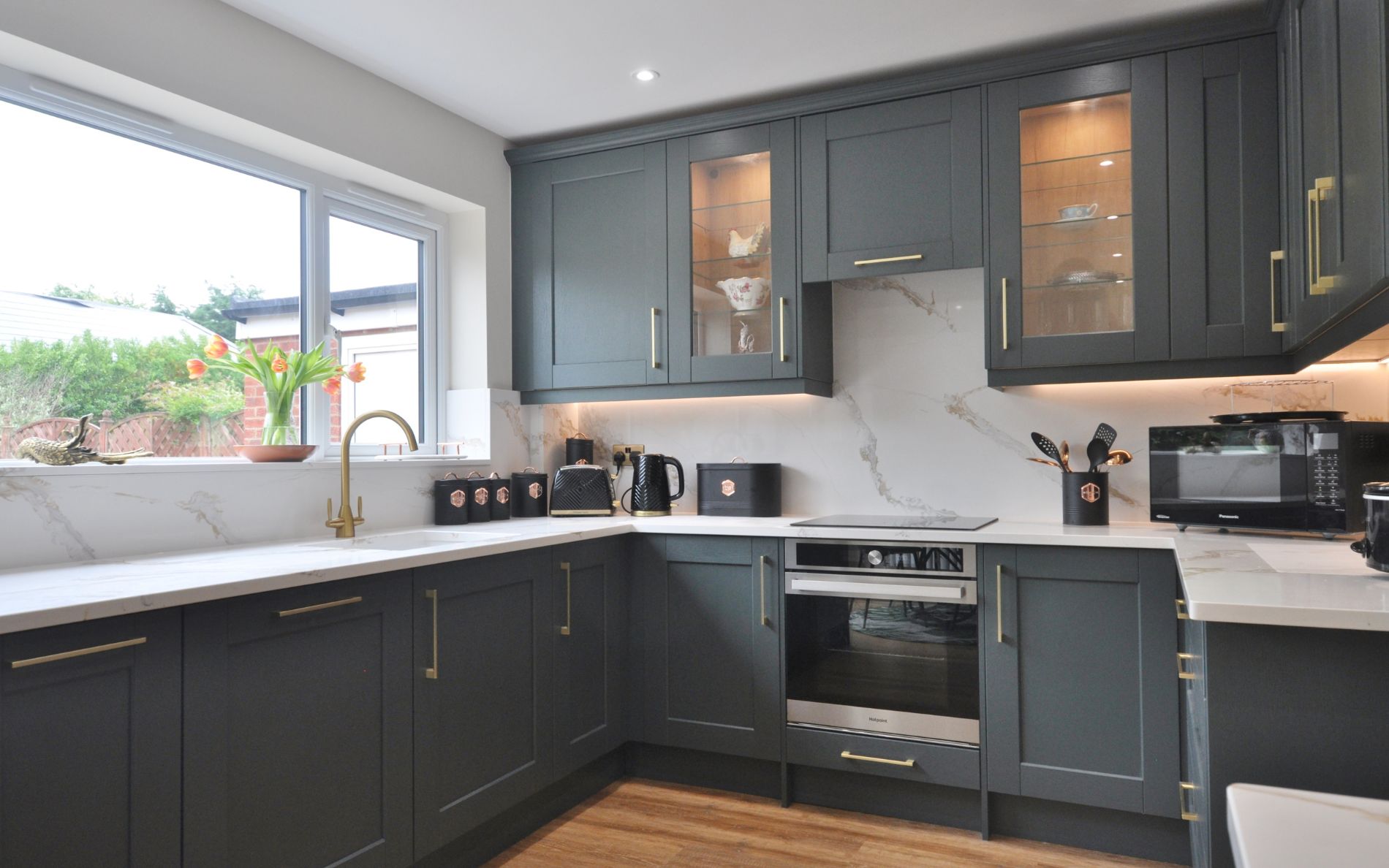 Kensington Kitchen in Heritage Green by Family Kitchens