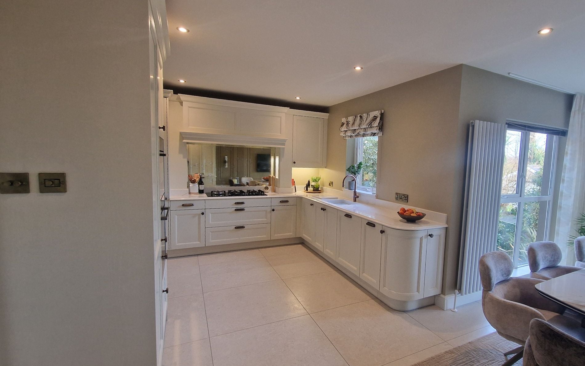 Lawrenson Kitchen in Porcelain by Timeless Kitchens