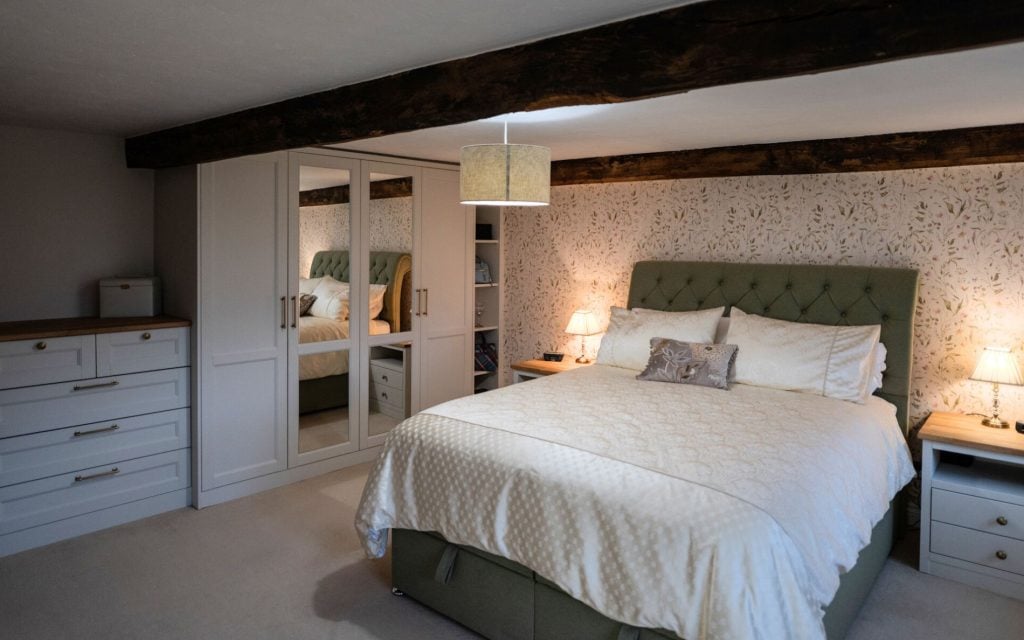 Pembridge Bedroom in Porcelain by Sarah Jane Kitchens