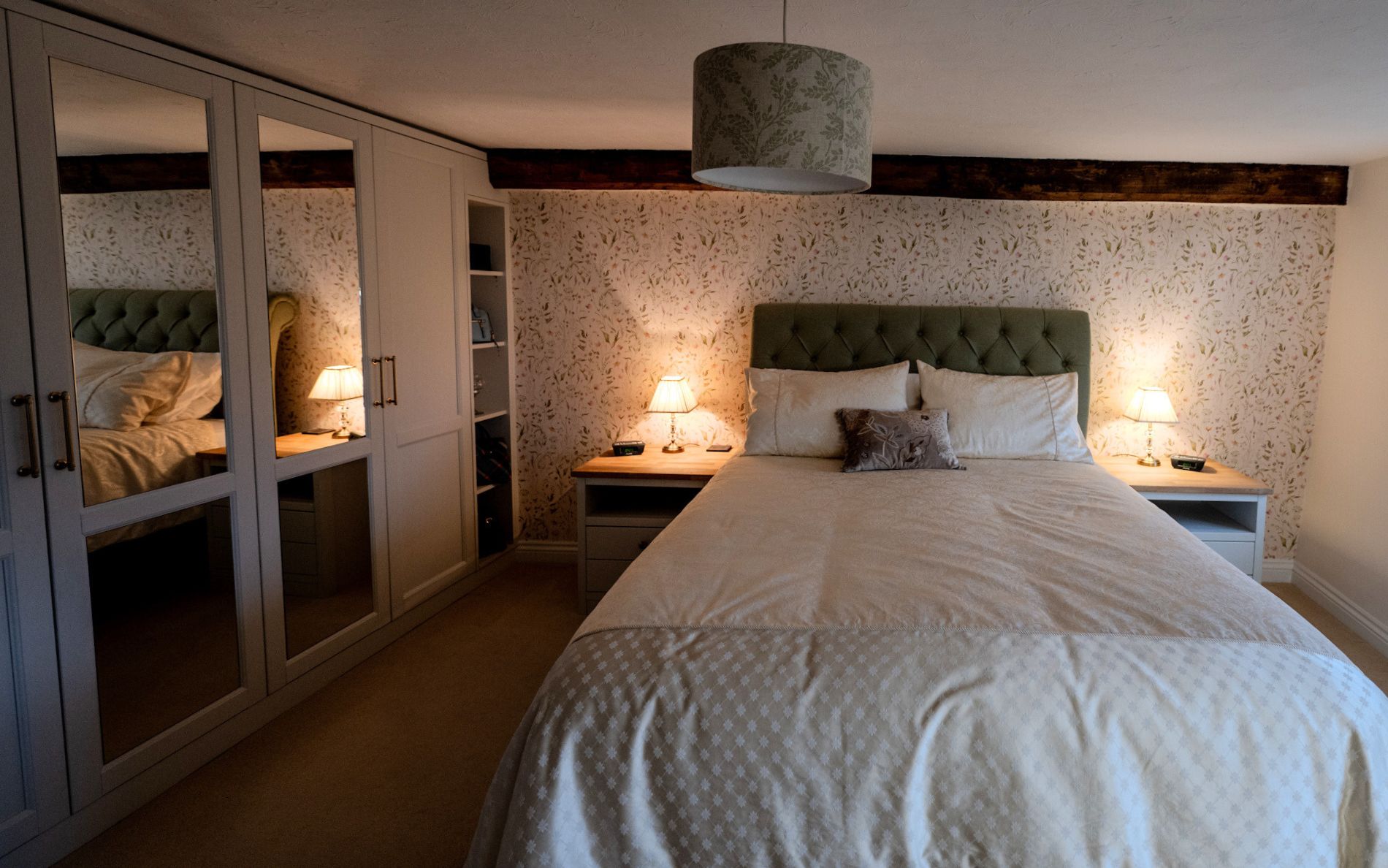 Pembridge Bedroom in Porcelain by Sarah Jane Kitchens