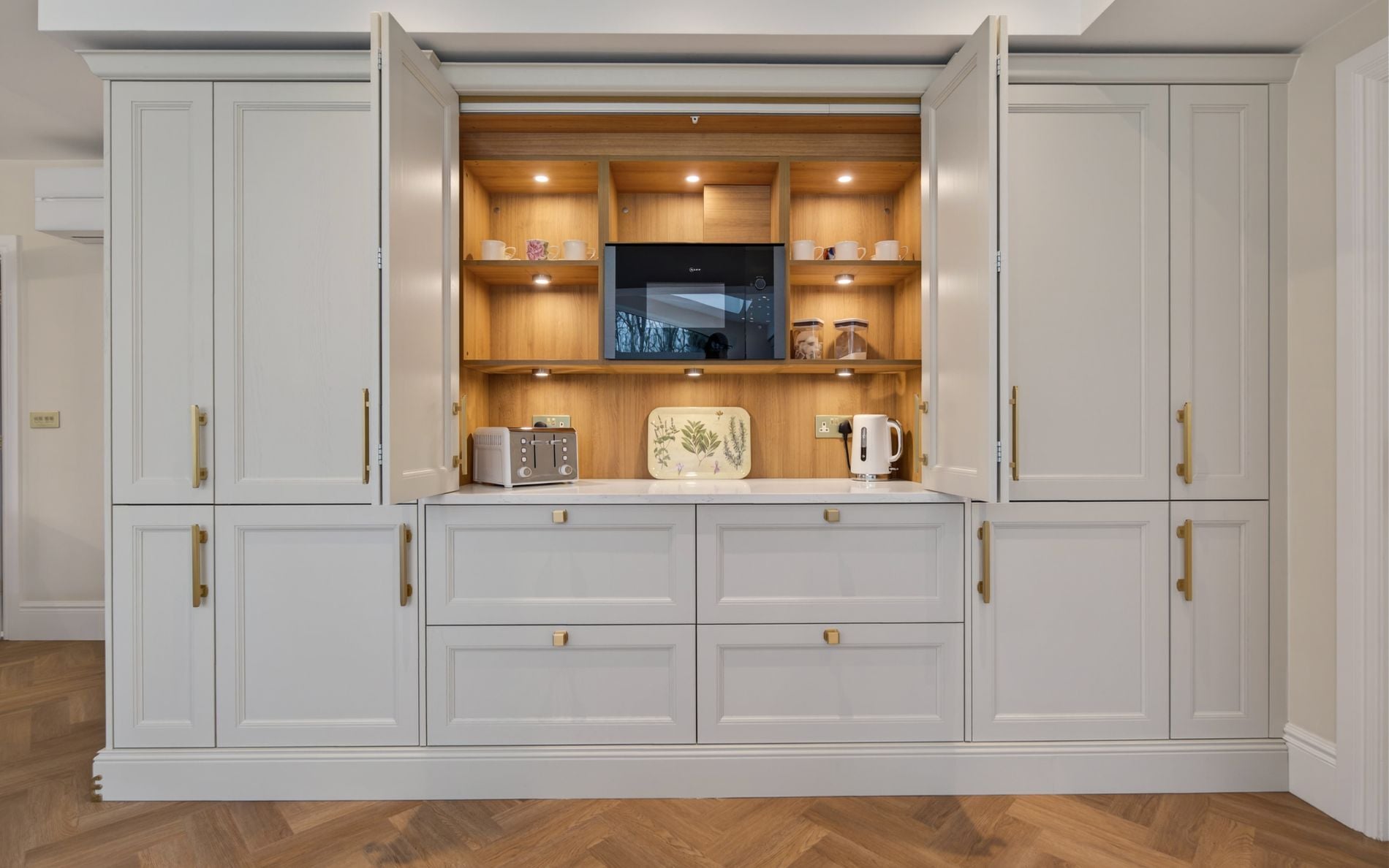 Lawrenson Kitchen in Shell by Portfolio Kitchens